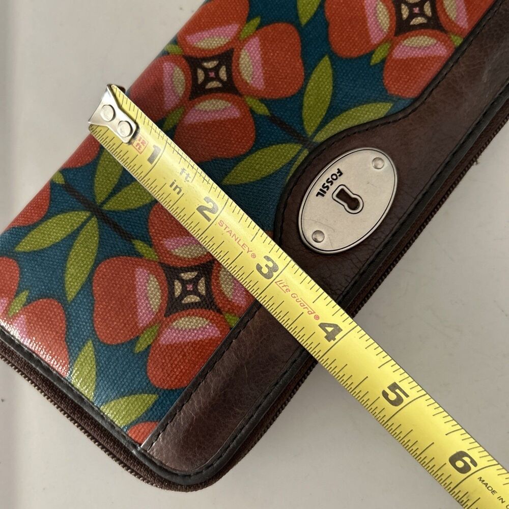 Fossil multi-Color Key-Per Wallet Clutch Key-Per - Picture 8 of 10